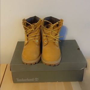 Junior 6in prem wheat nubuck timberland boots